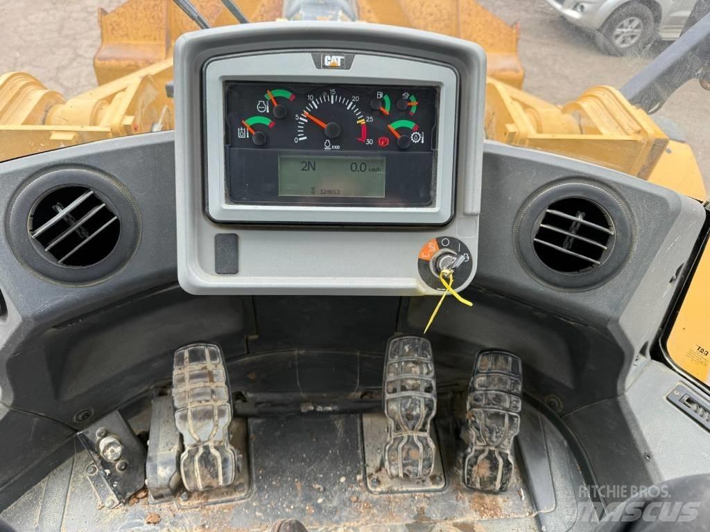 CAT 972 M Kolesni nakladalci