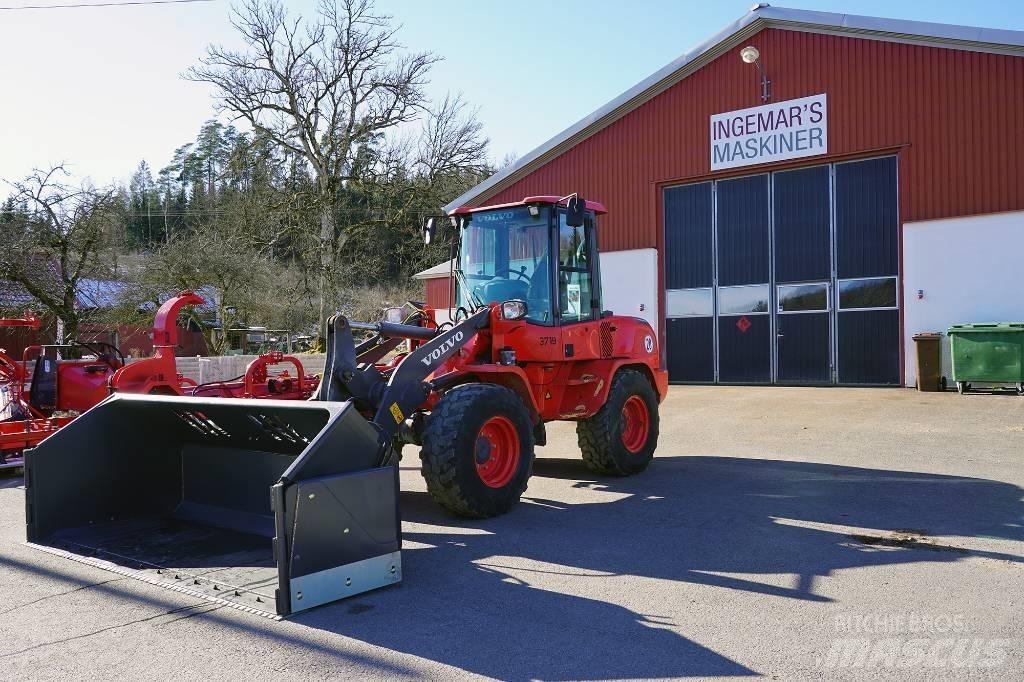 Volvo L 35 G Kolesni nakladalci