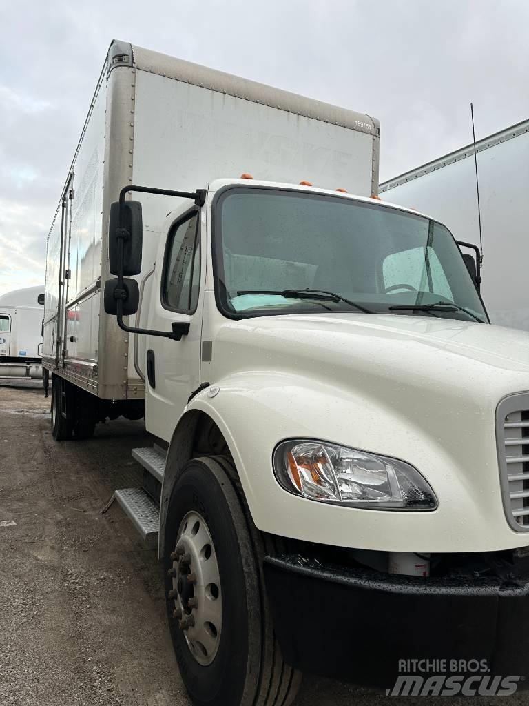 Freightliner M2 106 Tovornjaki zabojniki