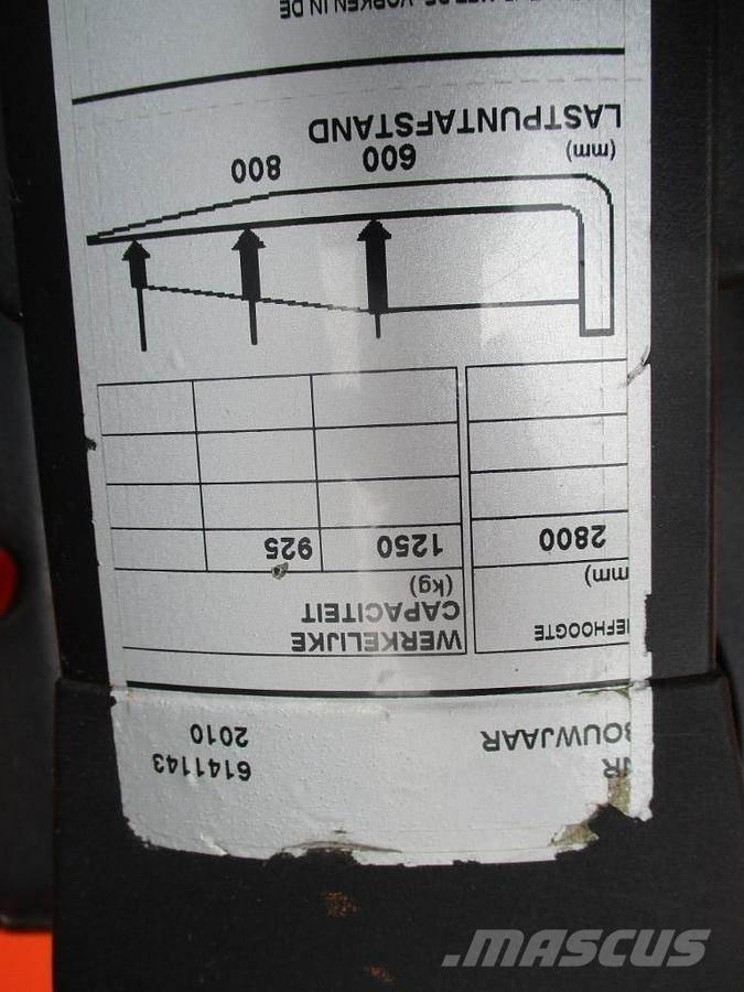 BT SPE125 Električni nizko dvižni viličar s stojiščem