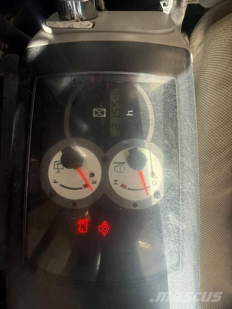 Komatsu PC 27 Mini bagri <7t