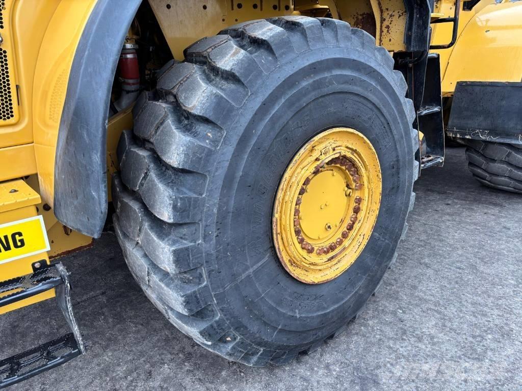 CAT 980 Kolesni nakladalci