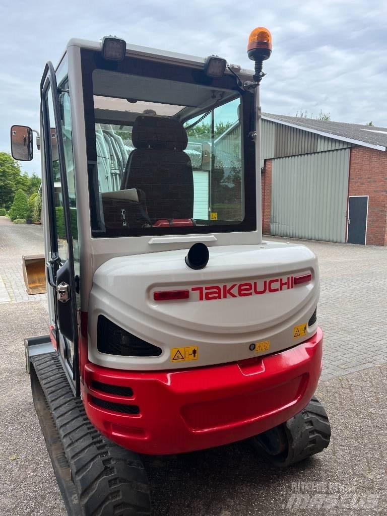 Takeuchi tb235-2 Mini bagri <7t