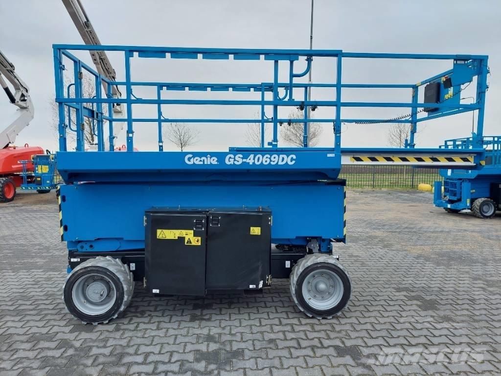 Genie GS 4069 DC Škarjaste dvižne ploščadi