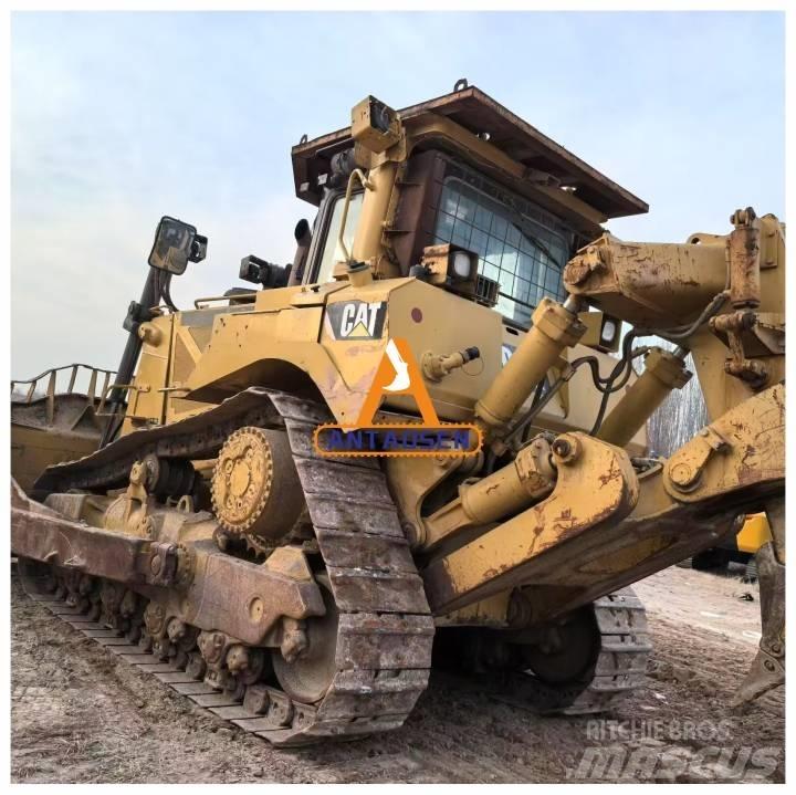 CAT D8T bulldozers Buldožerji goseničarji