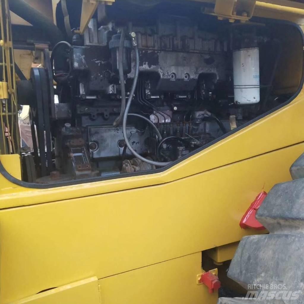 Komatsu wa470-3 Kolesni nakladalci