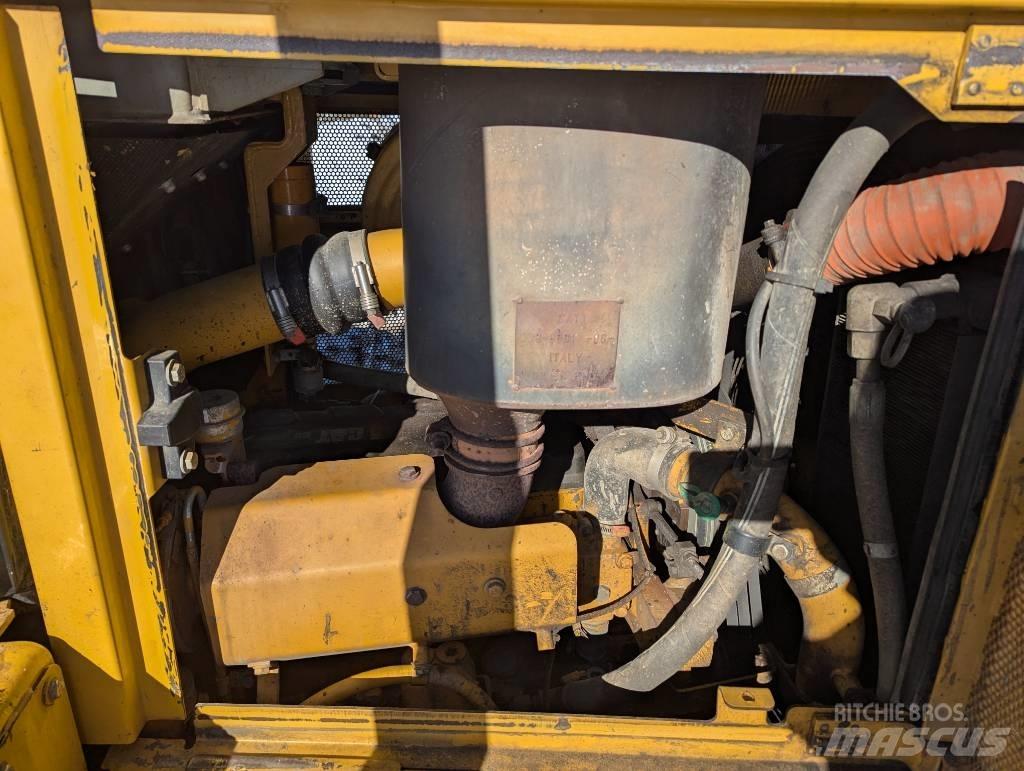CAT D 6 T LGP Buldožerji goseničarji