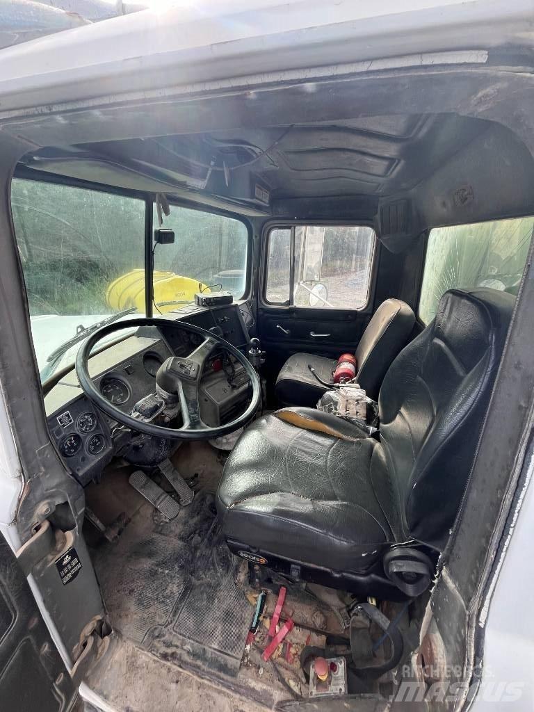 Mack RD 688 Tovornjaki za vodo