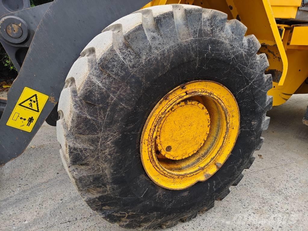 Volvo L 105 Kolesni nakladalci