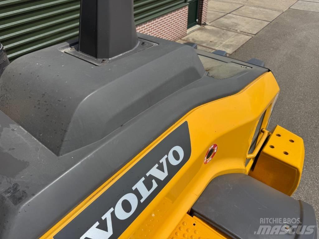 Volvo L 120 H Kolesni nakladalci