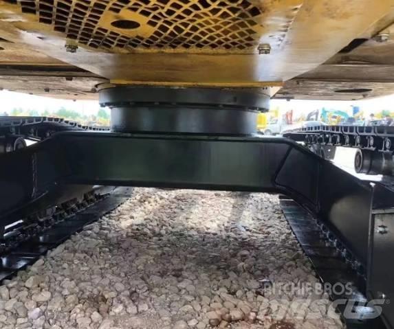 Komatsu PC 70 Bagri goseničarji