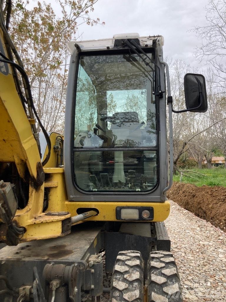 New Holland MH 2.6 Bagri na kolesih