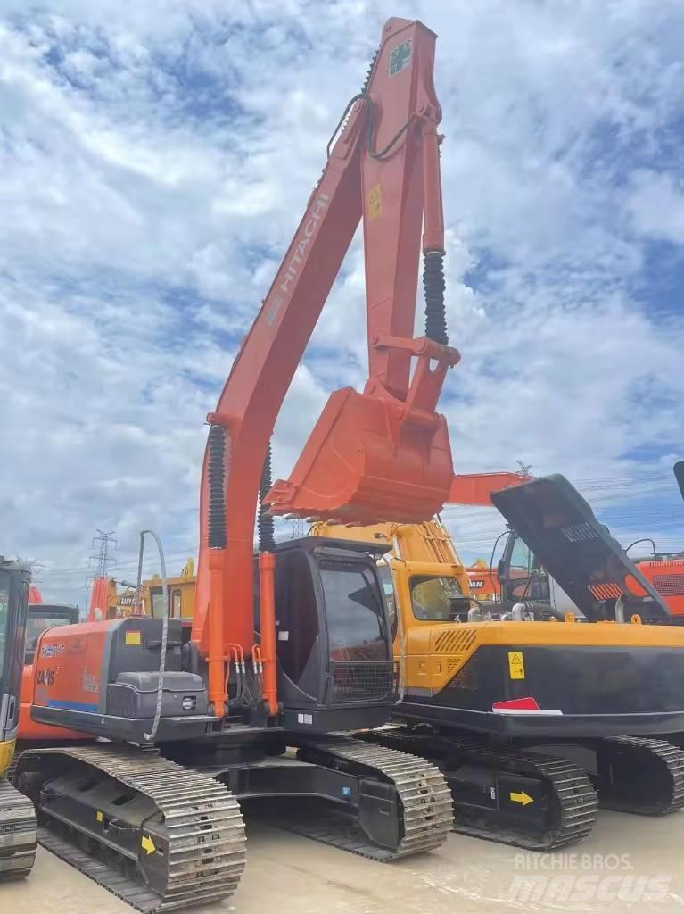 Hitachi ZX 200 Bagri goseničarji