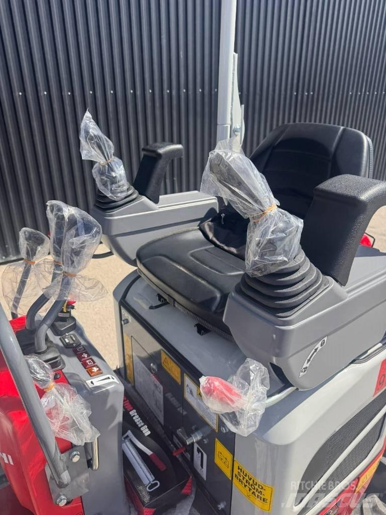 Takeuchi TB 210 R Mini bagri <7t