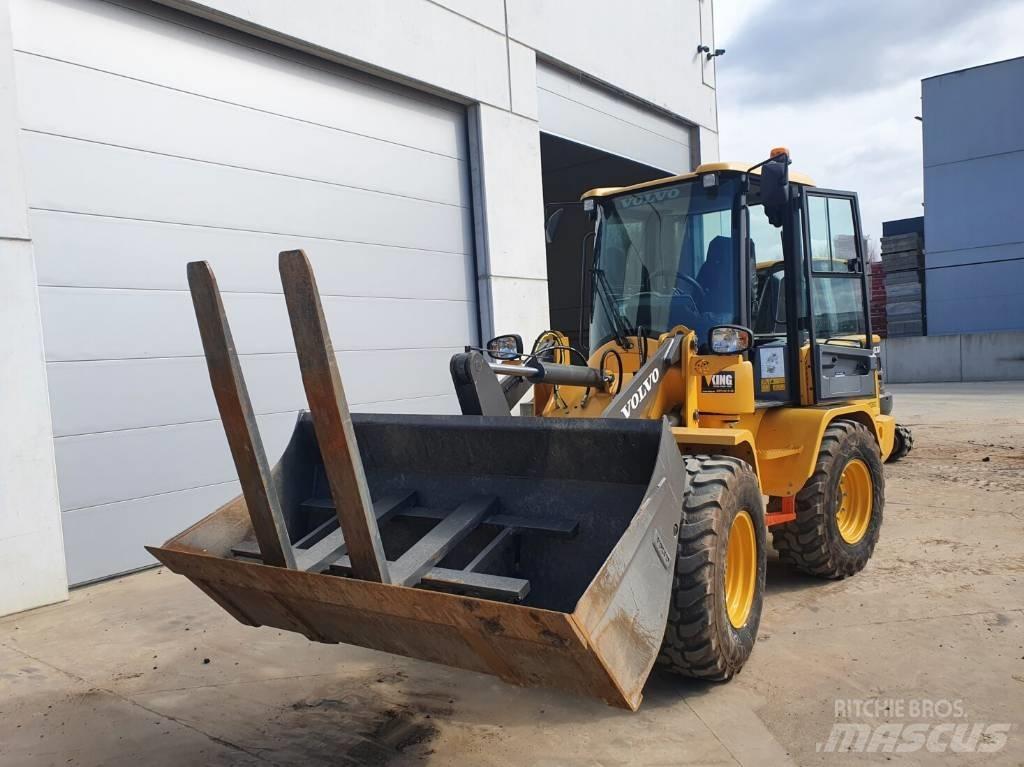 Volvo L 30 G Mobilni drobilniki