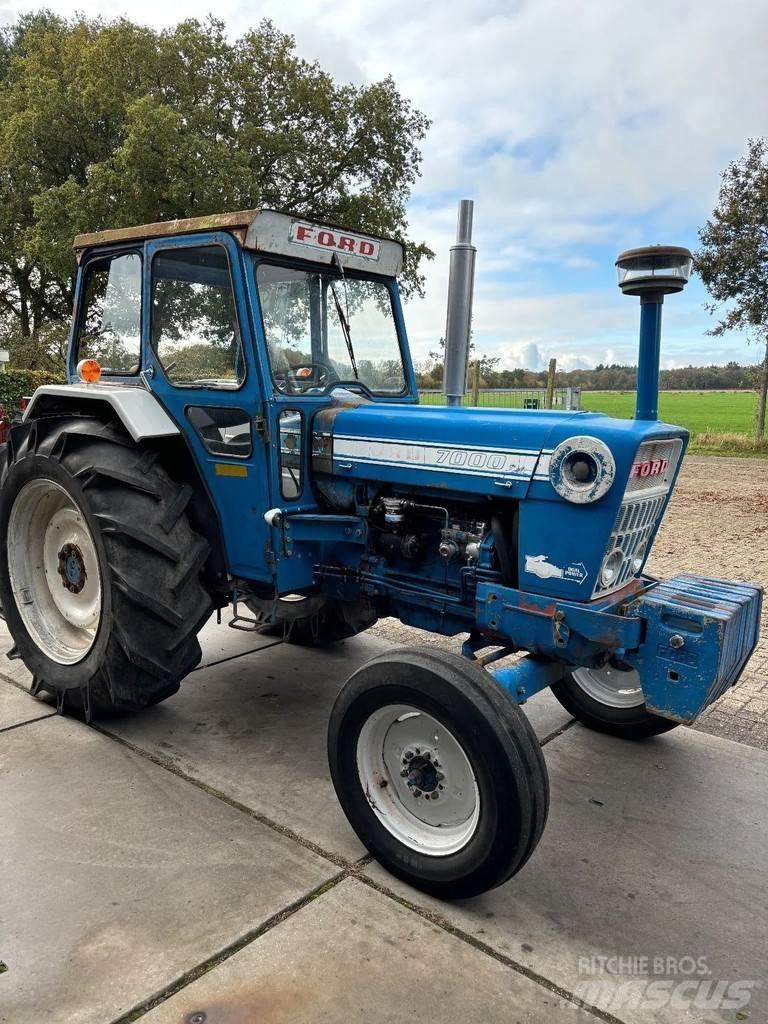 Ford 7000 Traktorji