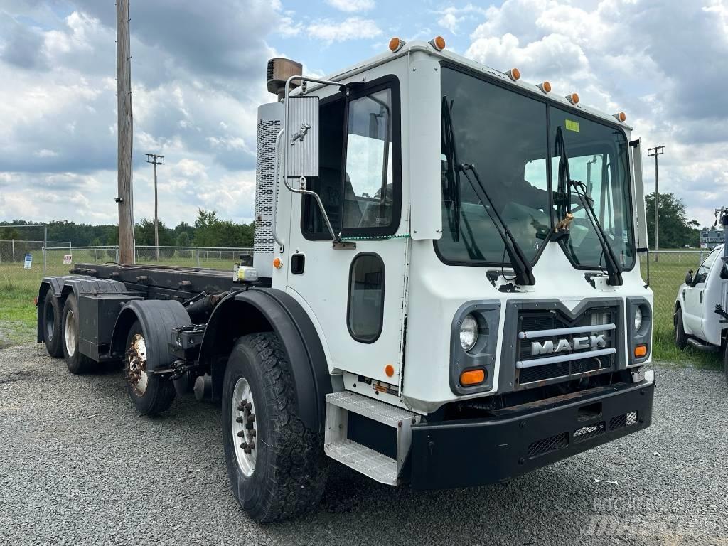 Mack MRU613 Komunalni tovornjaki