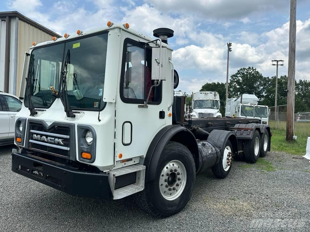 Mack MRU613 Komunalni tovornjaki