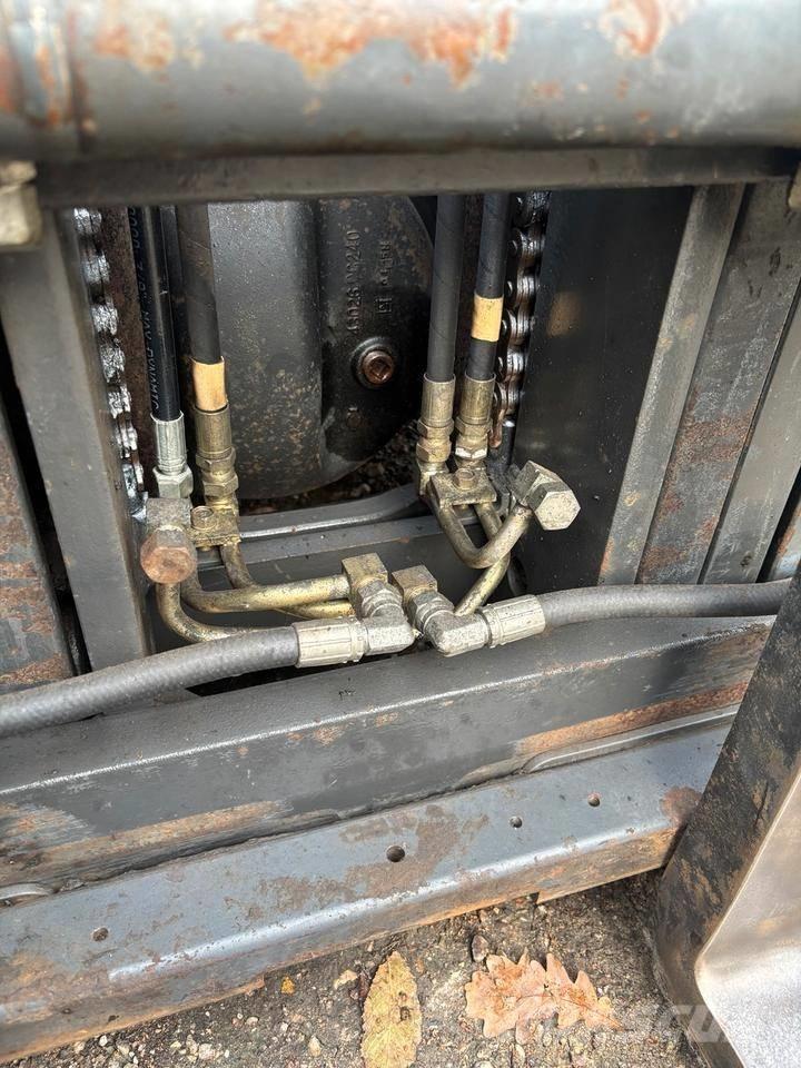 Nissan UGD02 A 30 PQ Plinski viličarji