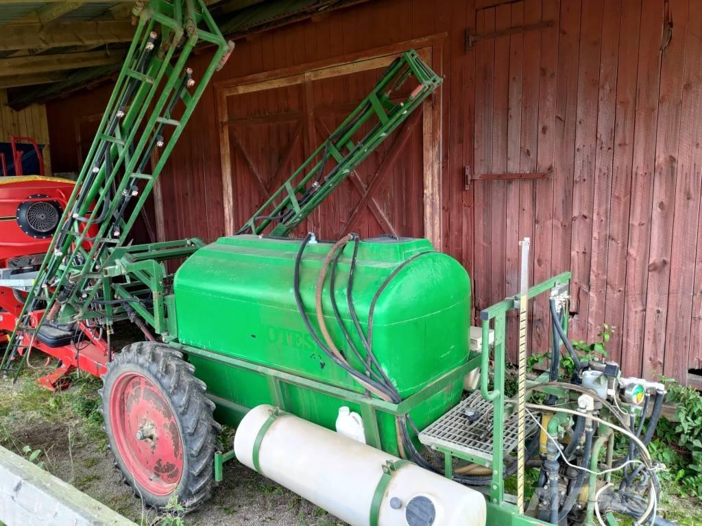 Moteska M2500 Vlečne škropilnice