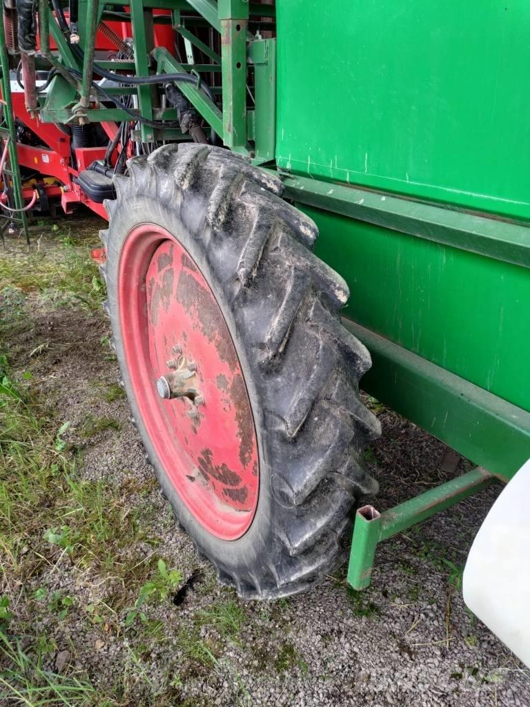 Moteska M2500 Vlečne škropilnice