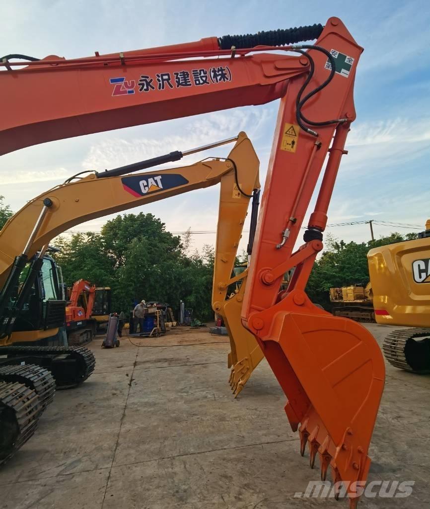 Hitachi ZX 200 Bagri goseničarji