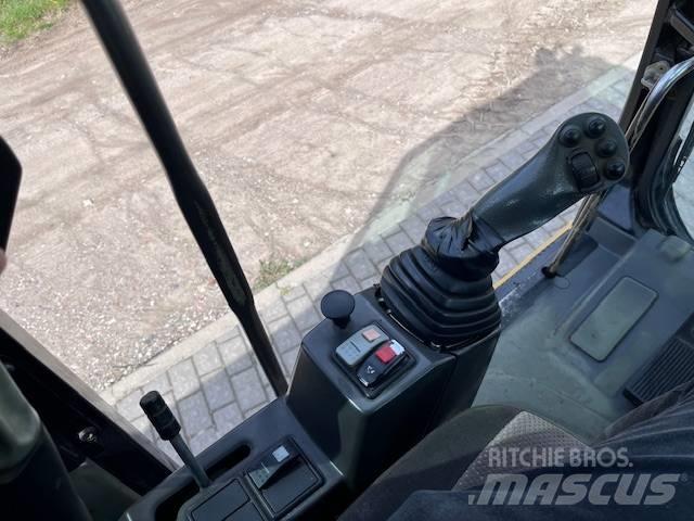 CAT M 315 D Bagri na kolesih