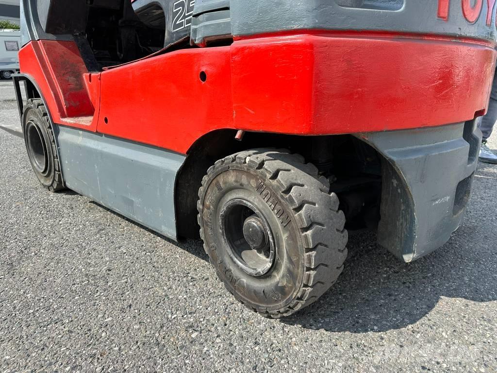 Toyota 7 FB 25 Električni viličarji