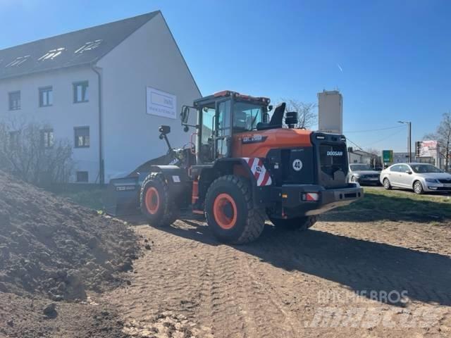 Doosan DL 200 Kolesni nakladalci