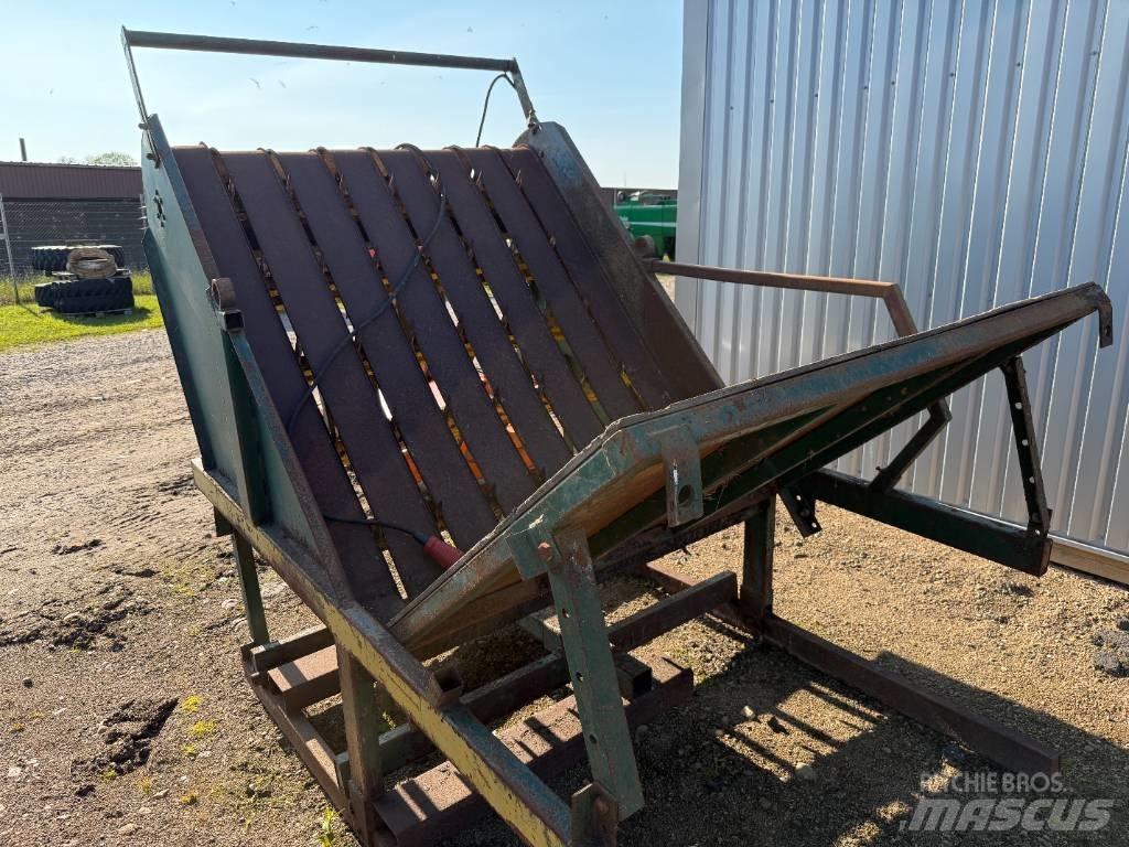  Upprullare Stationär Rezač za bale, oprema za rezanje in odvijanje bal