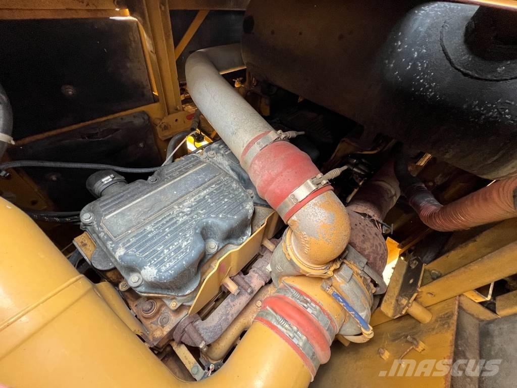 CAT 824H Kolesni Buldožerji