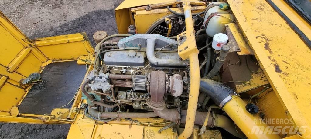 Volvo A 25 C 6x6 Zglobni demperji