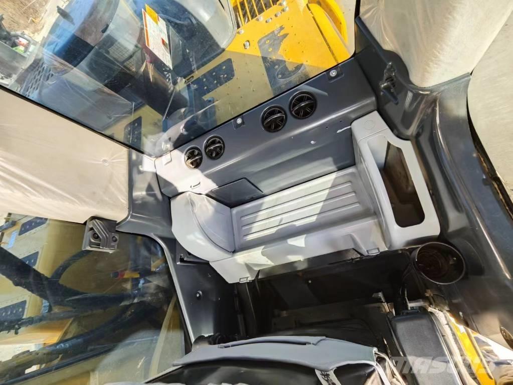Komatsu PC 240-8 Bagri goseničarji