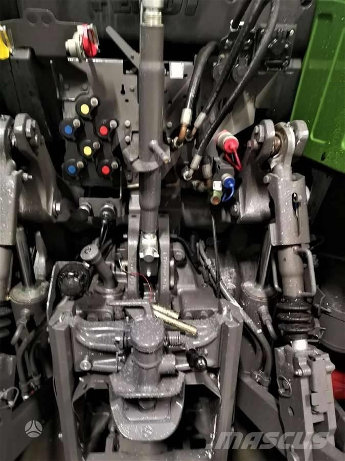 Fendt 718 Vario Traktorji