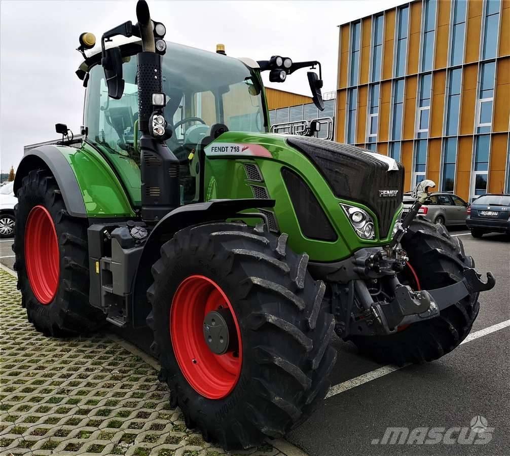 Fendt 718 Vario Traktorji