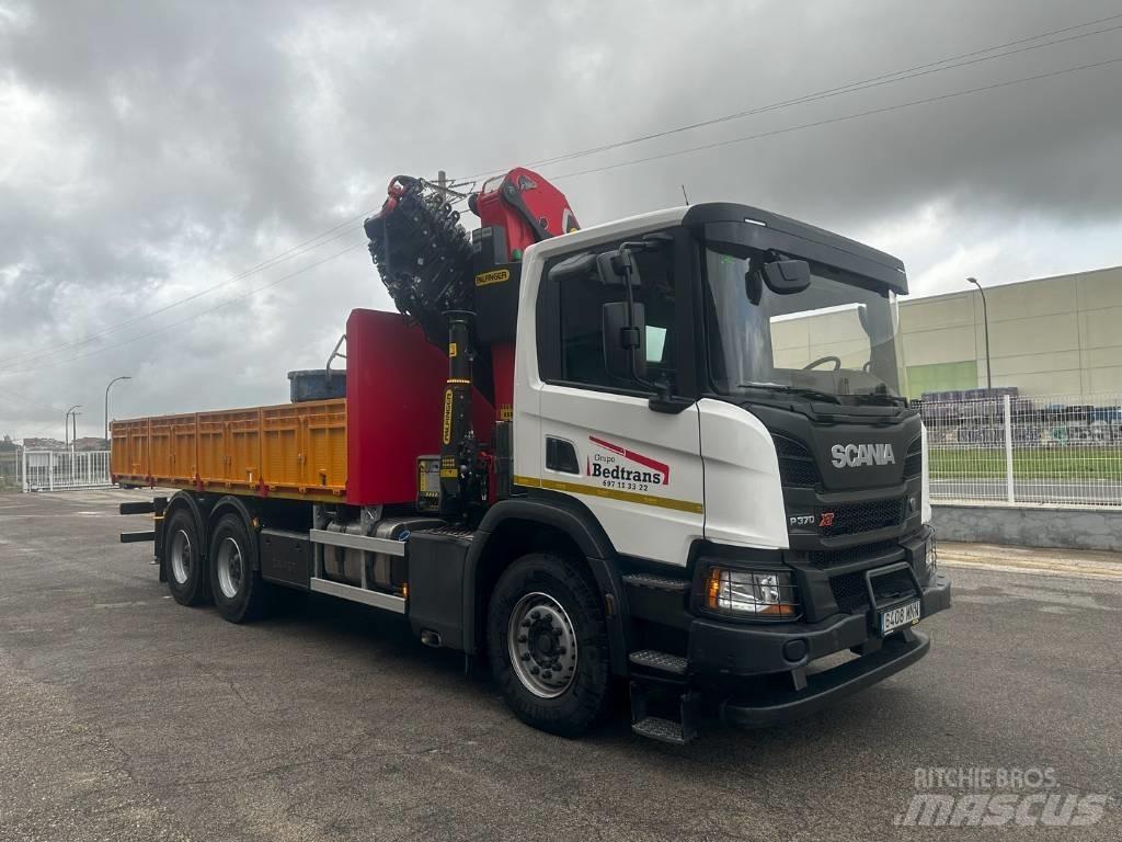 Scania P 370 Tovornjaki z žerjavom