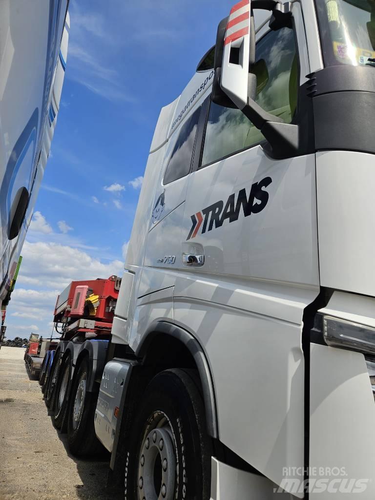 Volvo FH16 750KM 8x4 Vlačilci