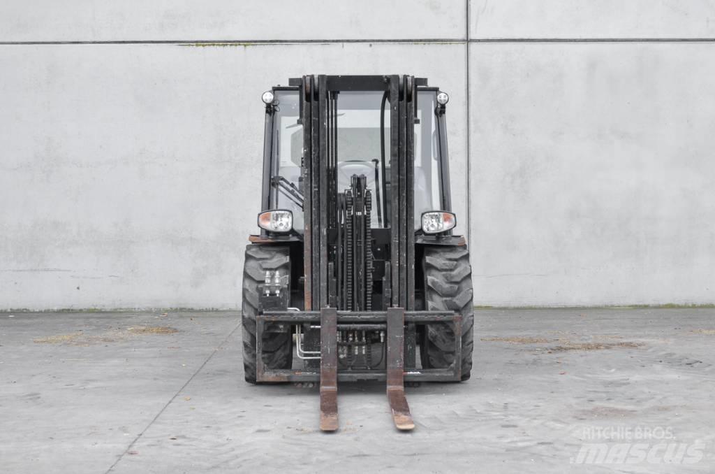 Manitou MC 25-4 D Dizelski viličarji