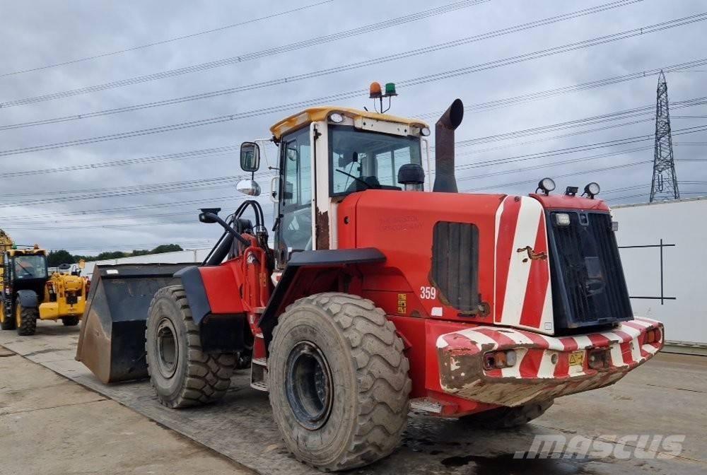 JCB 457 HT Kolesni nakladalci