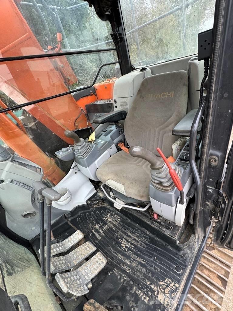 Hitachi ZX 135 US-5B Bagri goseničarji