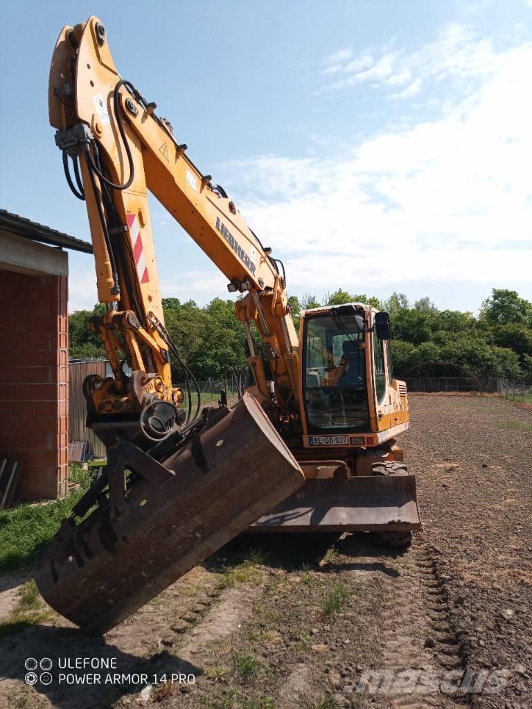 Liebherr A 900 C Bagri na kolesih