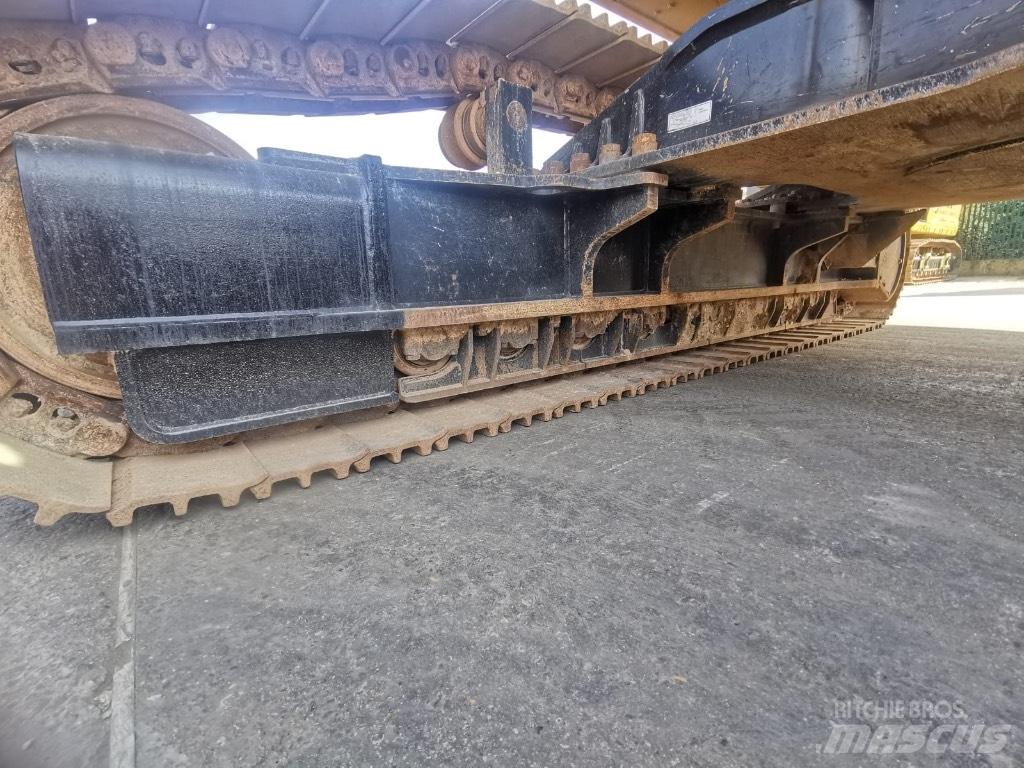 CAT 352 Bagri goseničarji