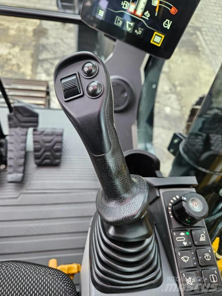 CAT 320 Bagri goseničarji