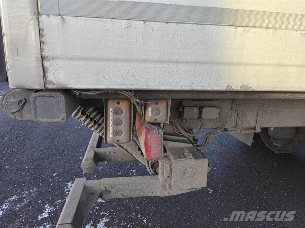 Scania P320 Tovornjaki zabojniki