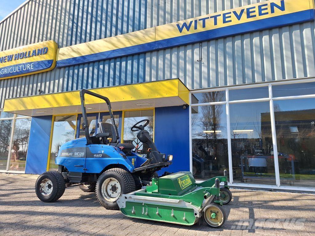 New Holland MC28 Vrtni traktor kosilnice