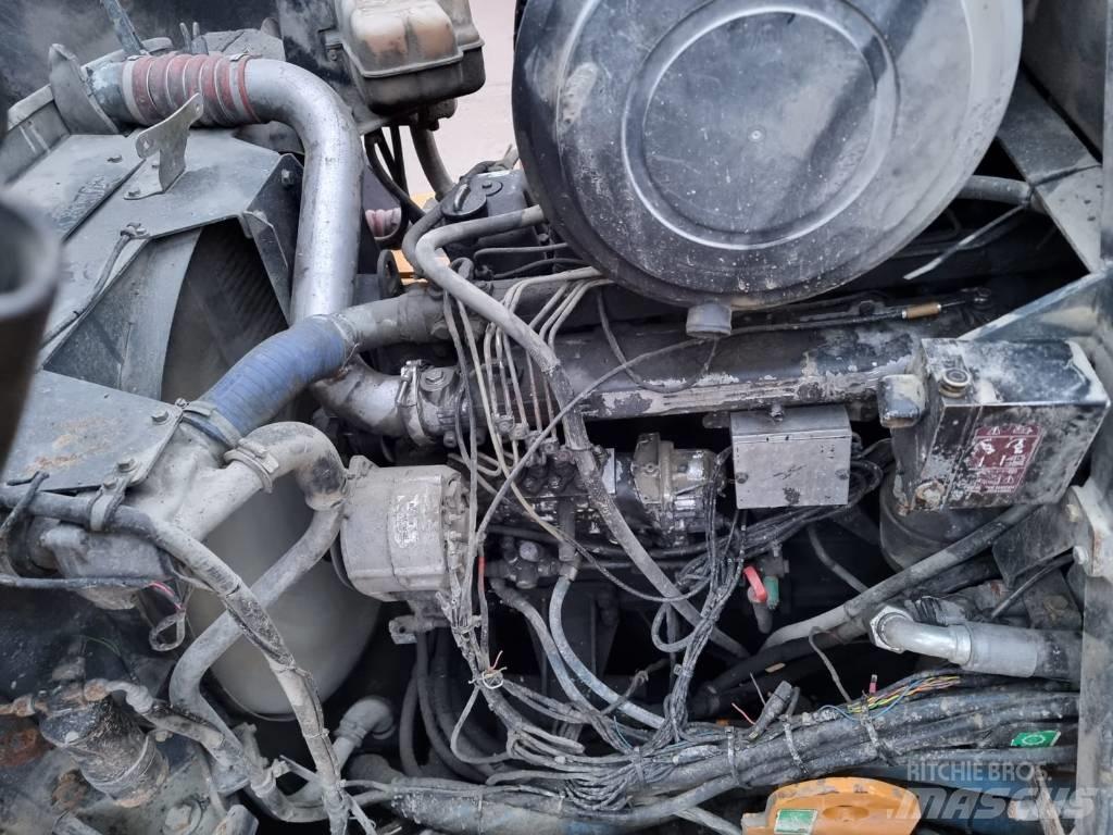 Moxy MT 31 6x6 Zglobni demperji