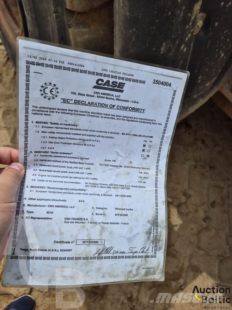 CASE 921 E Kolesni nakladalci