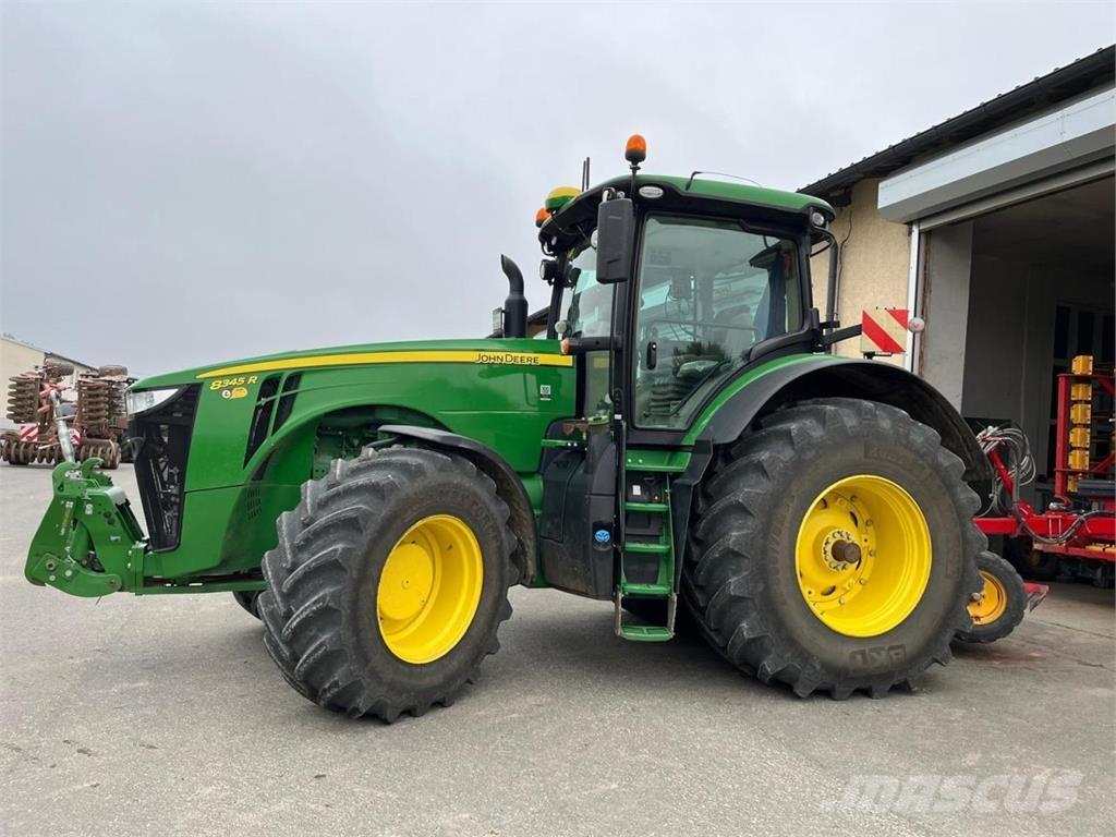 John Deere 8345R Traktorji