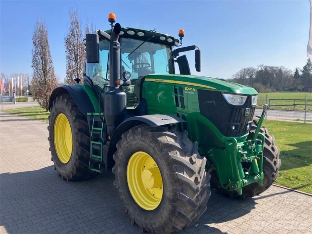 John Deere 6250R Traktorji