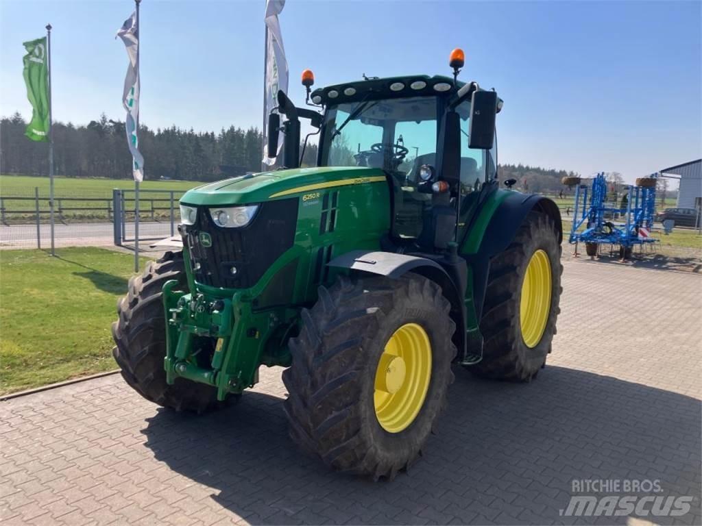 John Deere 6250R Traktorji